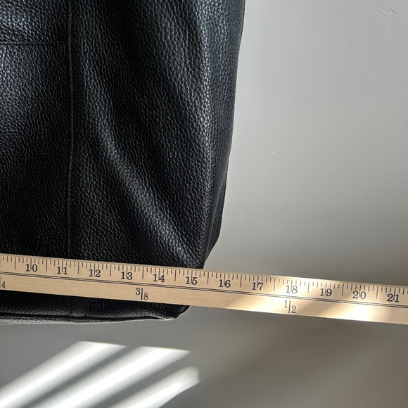 Banana Republic Tote East-West Pebbled Cow Leather Black 14x15 Unstructured Soft - Picture 8 of 13